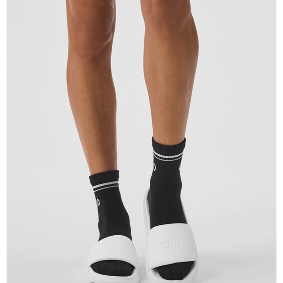 Unisex IT Slide - Picture 3 of 8